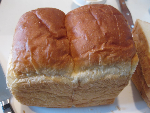 夙川で買った食パン
